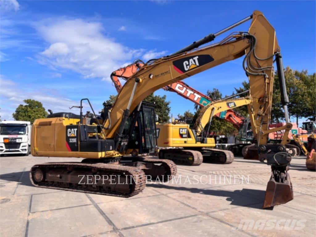 CAT 320EL حفارات زحافة