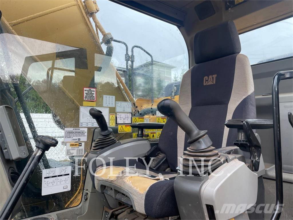 CAT 320EL حفارات زحافة
