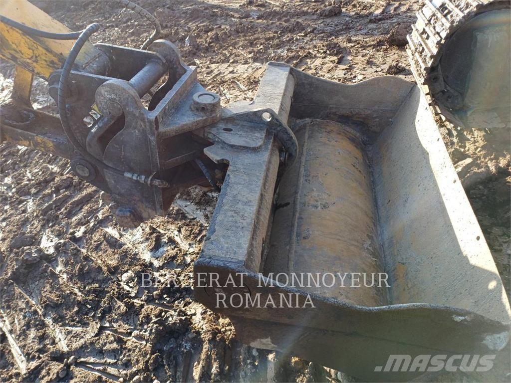 CAT 320EL حفارات زحافة