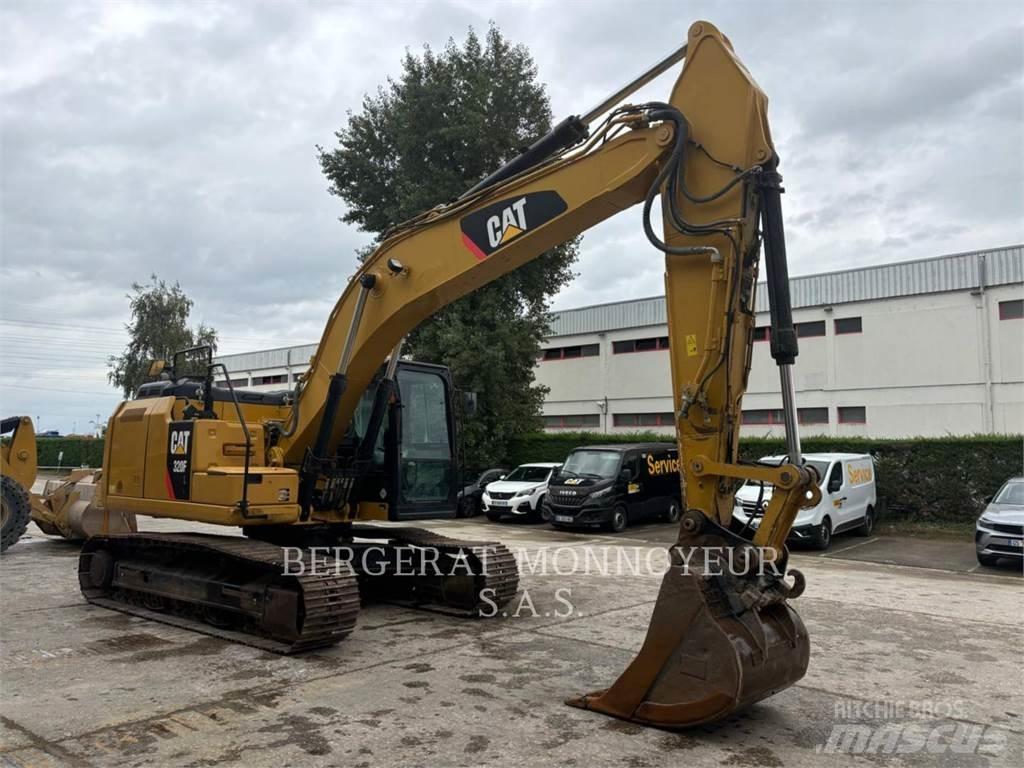 CAT 320F حفارات زحافة