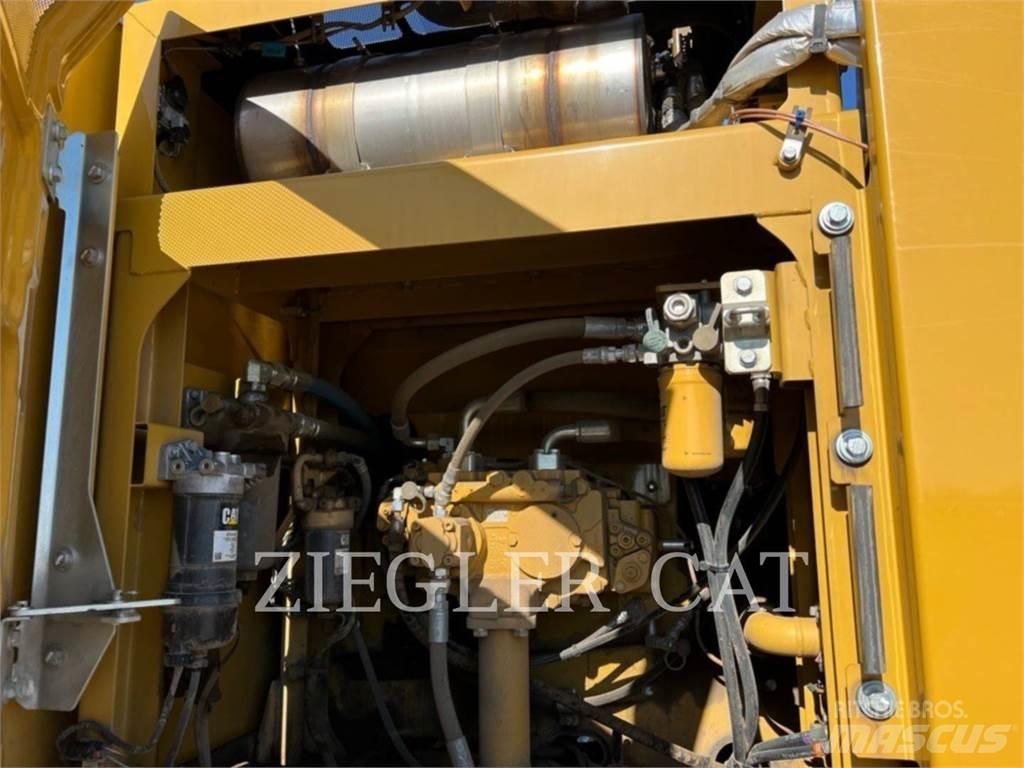 CAT 320FL حفارات زحافة