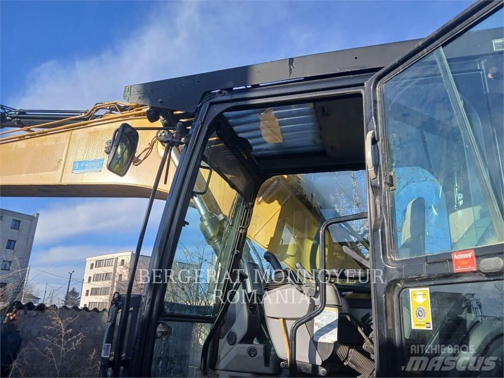 CAT 320FL حفارات زحافة
