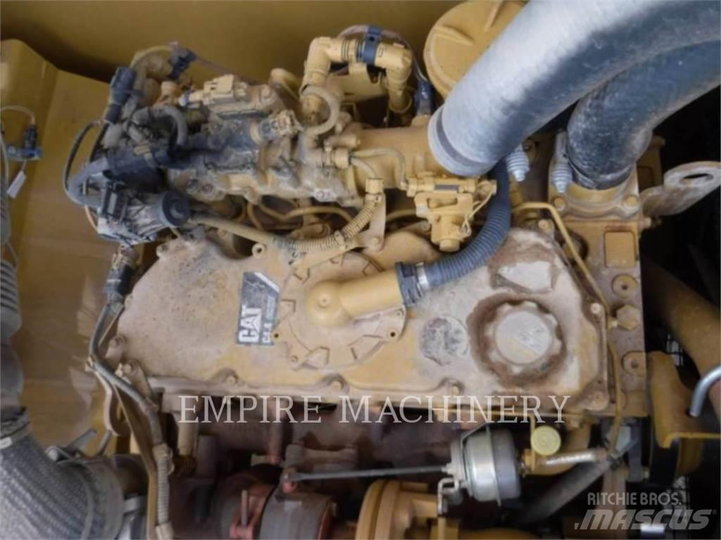 CAT 320FL حفارات زحافة