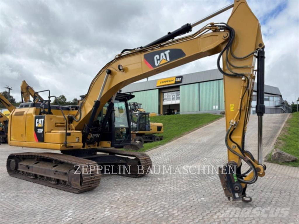 CAT 320FL حفارات زحافة