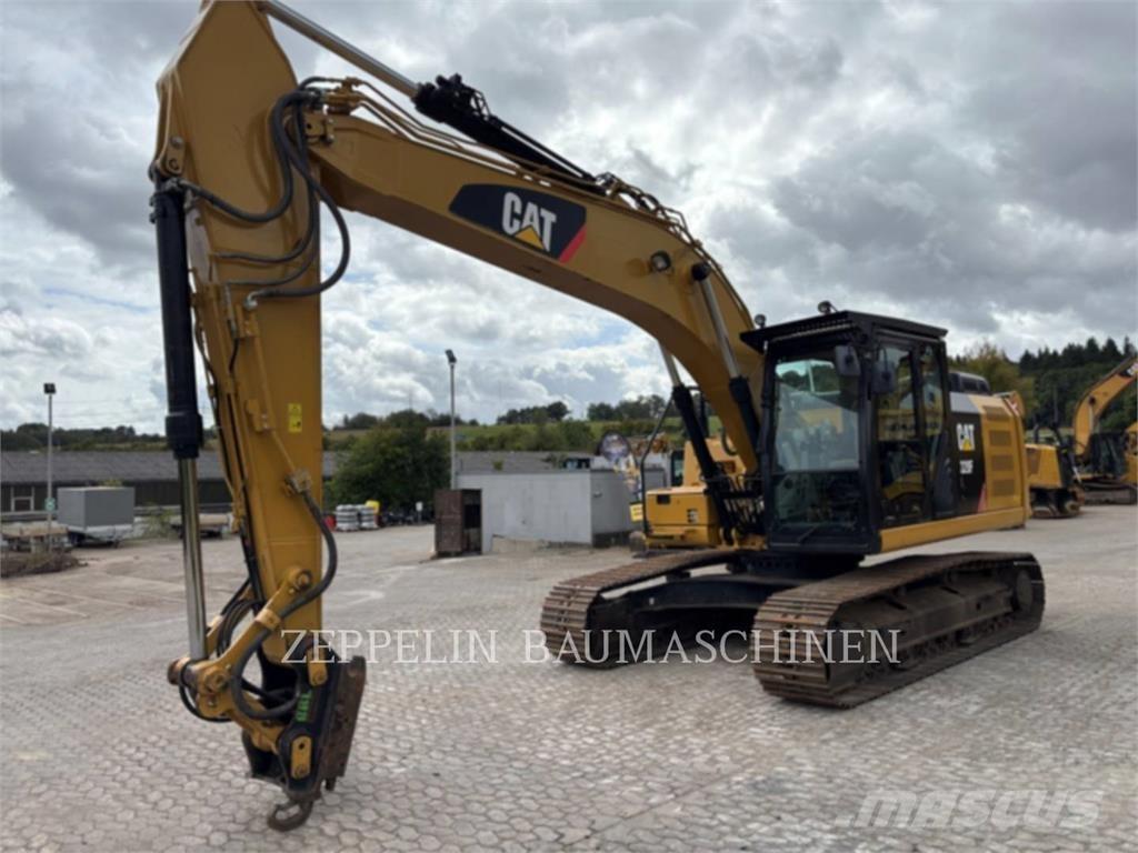 CAT 320FL حفارات زحافة
