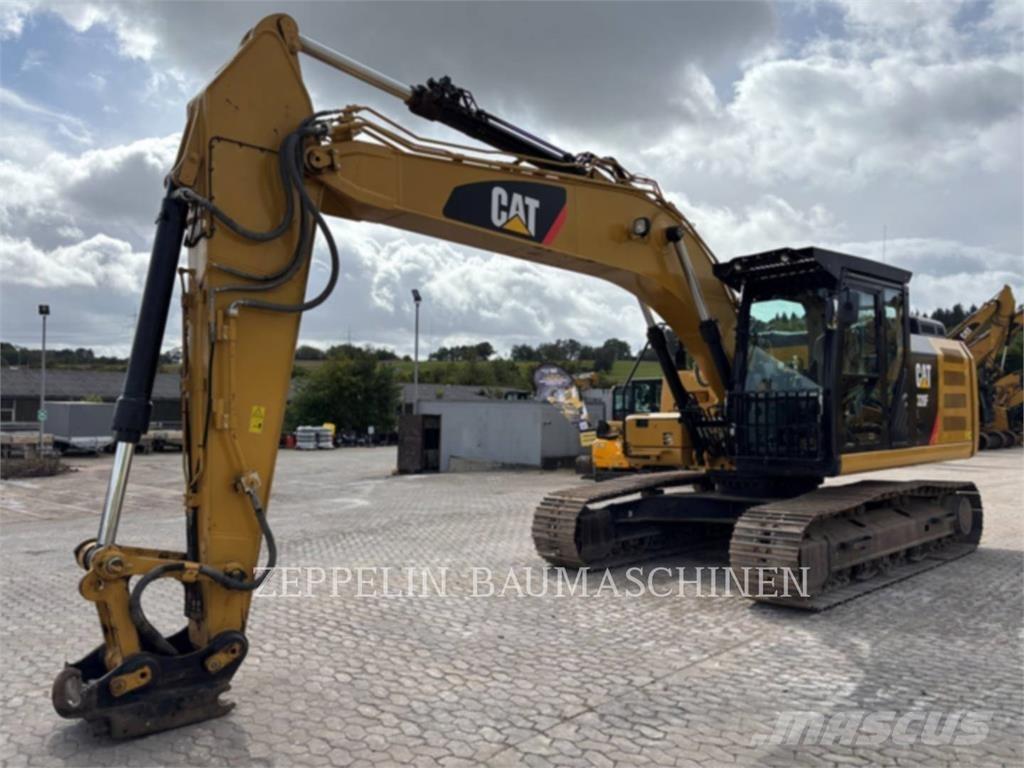 CAT 320FL حفارات زحافة