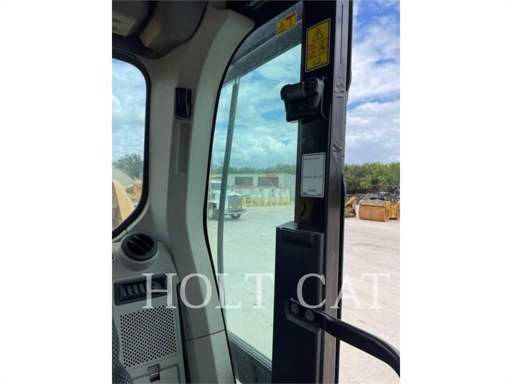 CAT 320GC حفارات زحافة