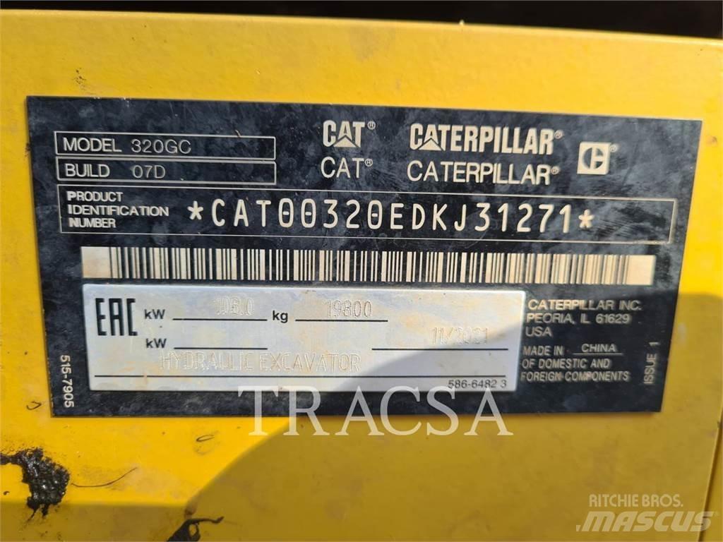 CAT 320GC حفارات زحافة