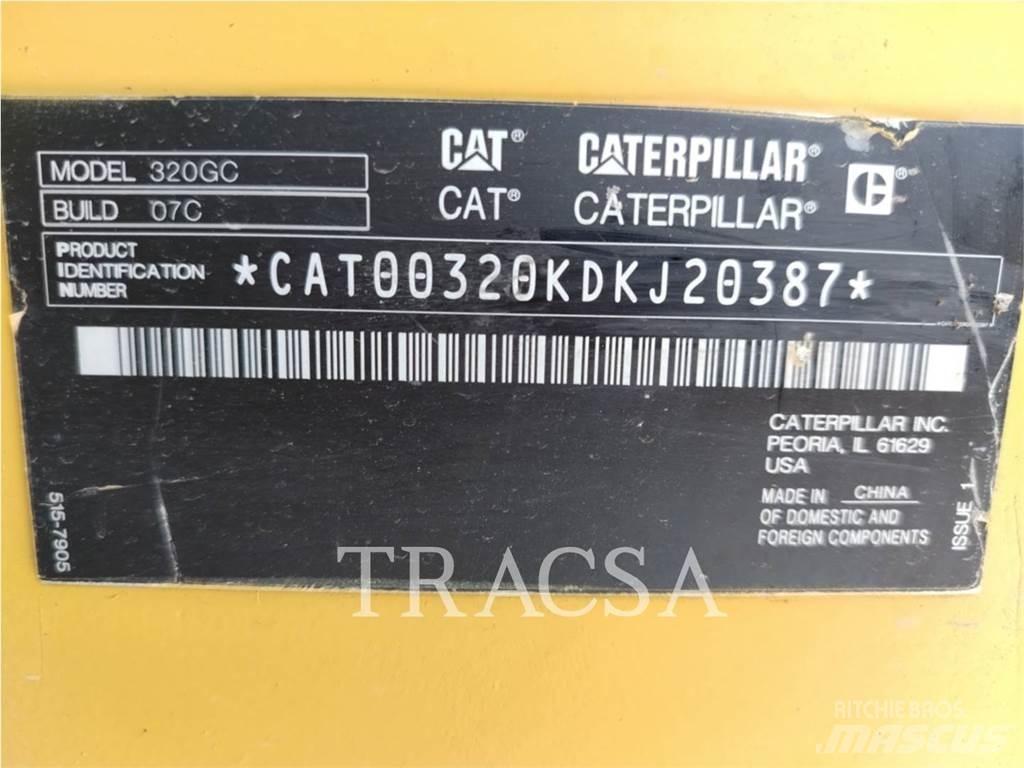 CAT 320GC حفارات زحافة