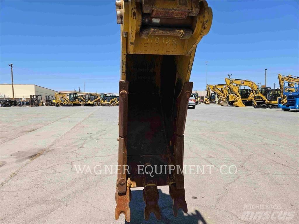 CAT 320GC حفارات زحافة