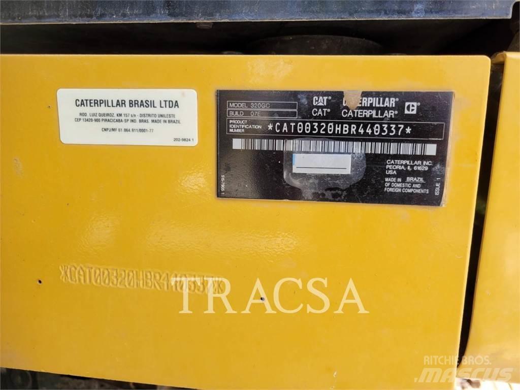 CAT 320GC حفارات زحافة