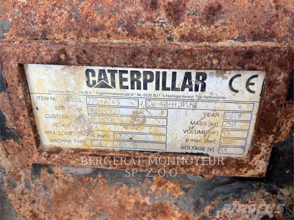 CAT 320GC حفارات زحافة