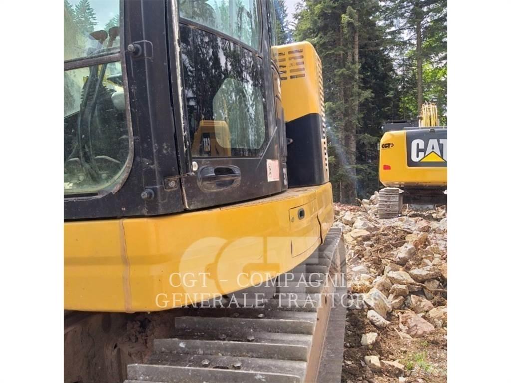 CAT 321D CR حفارات زحافة
