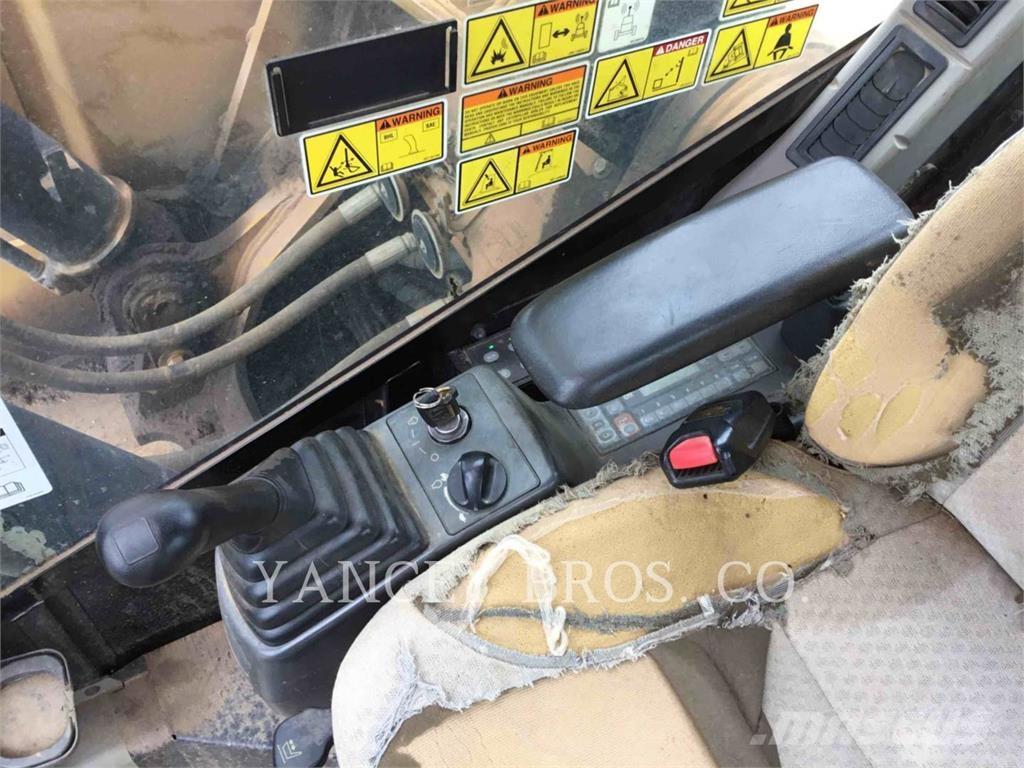 CAT 321DLCR حفارات زحافة