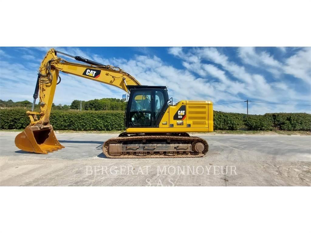 CAT 323 حفارات زحافة