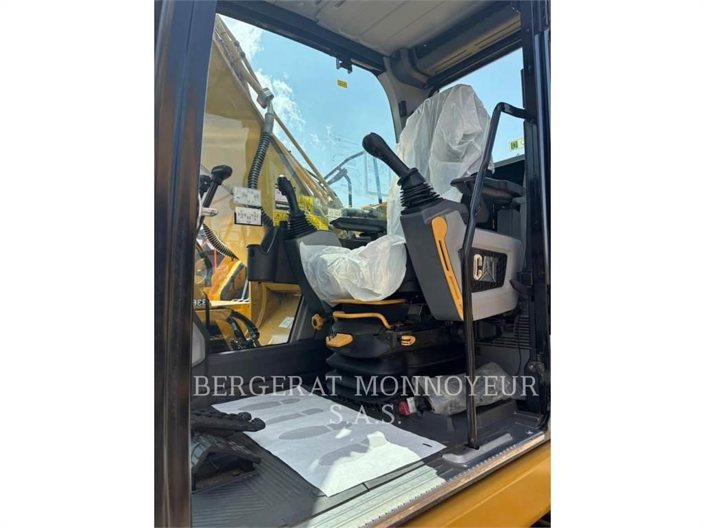 CAT 323 حفارات زحافة