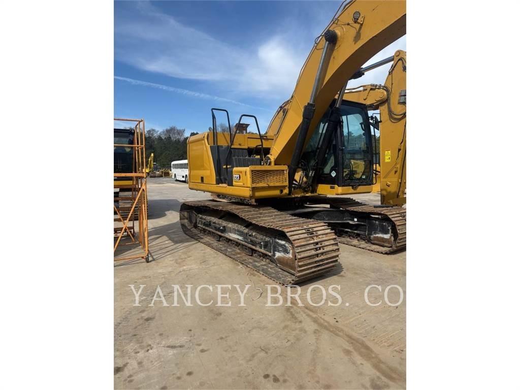 CAT 323 حفارات زحافة