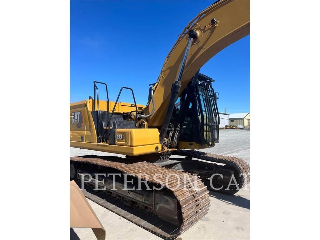 CAT 323 حفارات زحافة