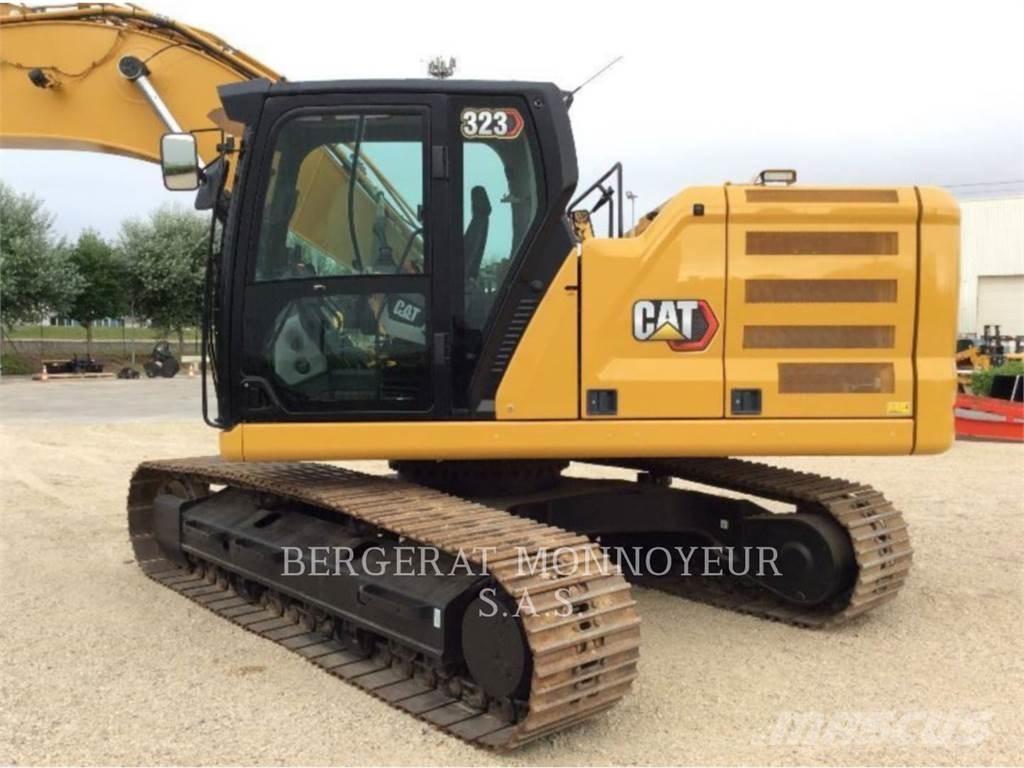 CAT 323 حفارات زحافة