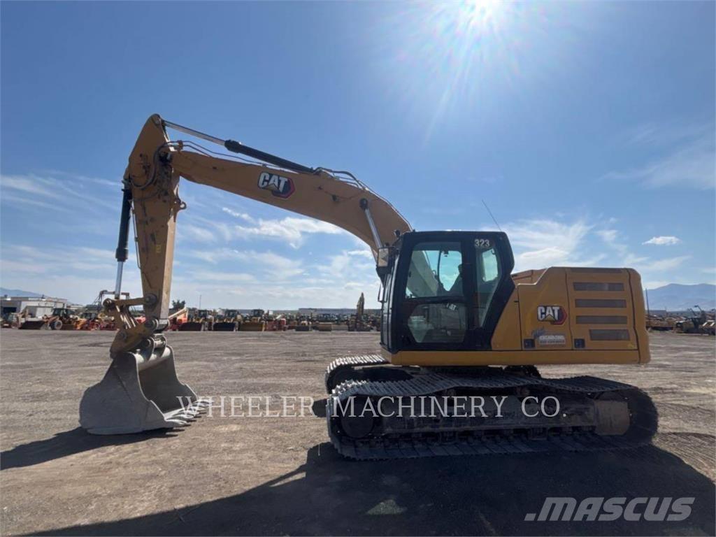 CAT 323 حفارات زحافة