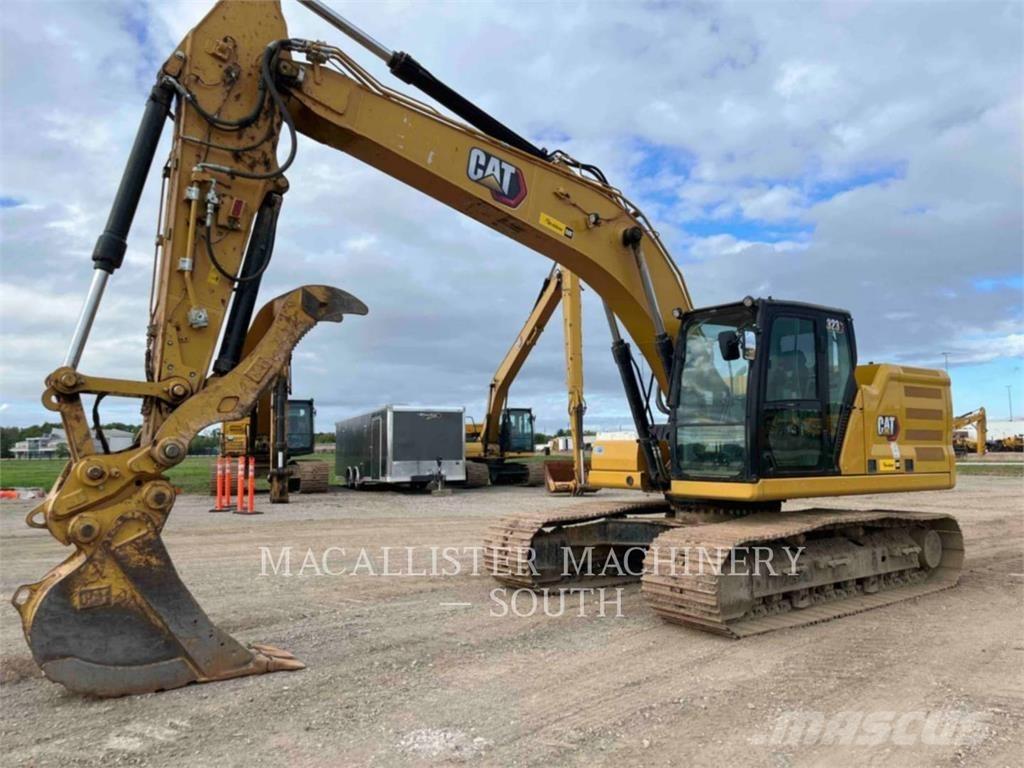 CAT 323 حفارات زحافة
