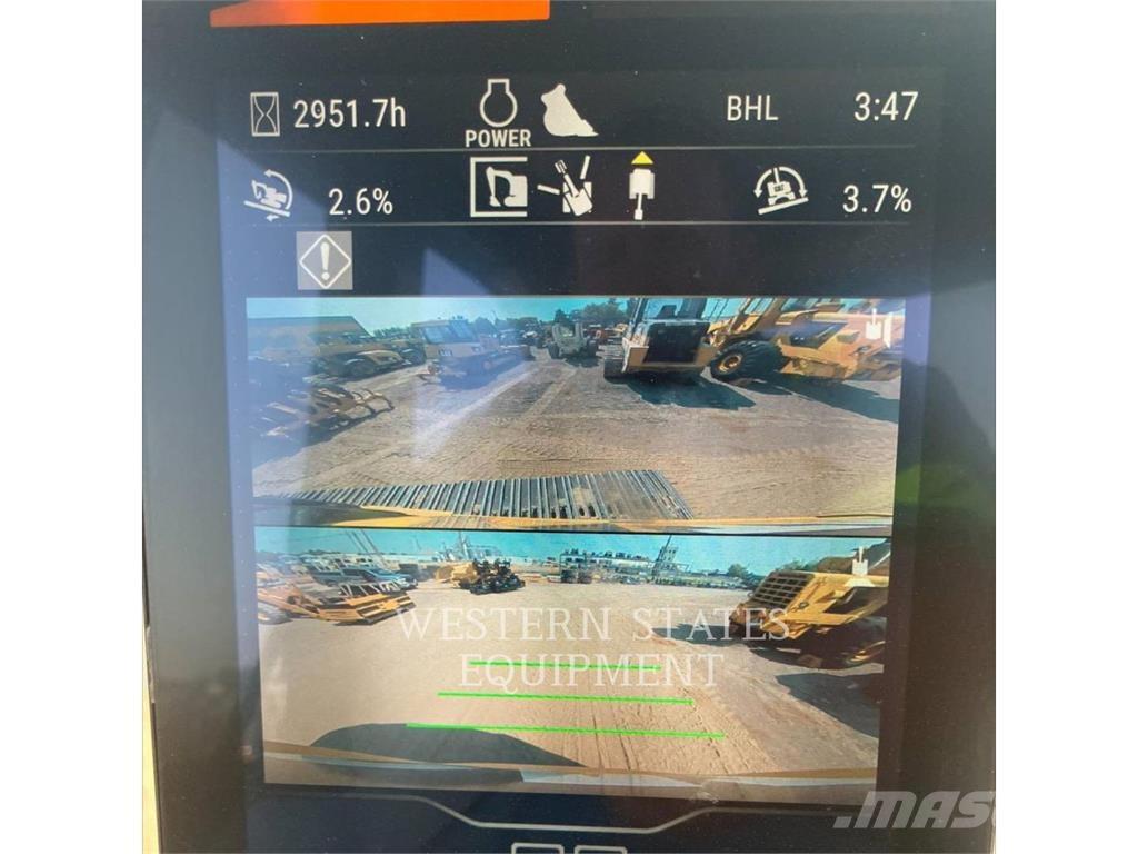 CAT 323 حفارات زحافة