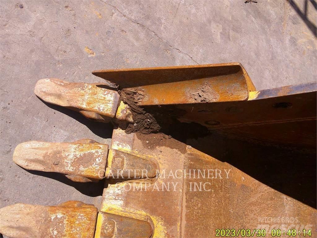 CAT 323-07 حفارات زحافة