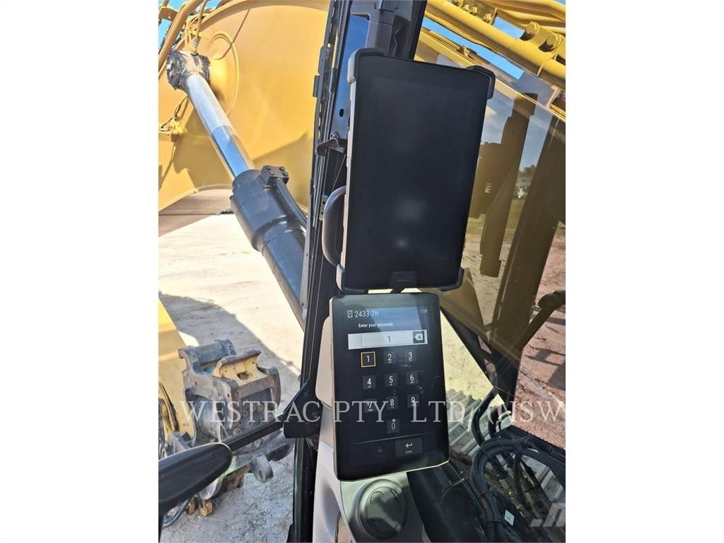 CAT 323-07 حفارات زحافة