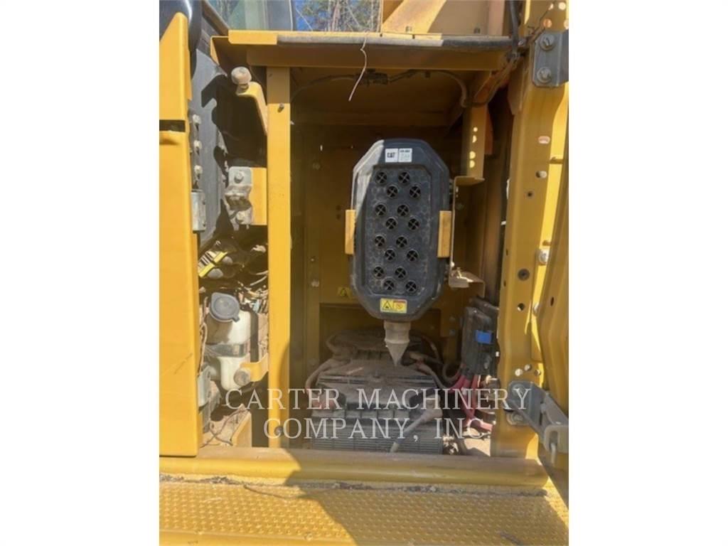 CAT 323-07 حفارات زحافة