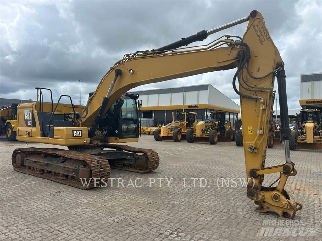 CAT 323-07 حفارات زحافة