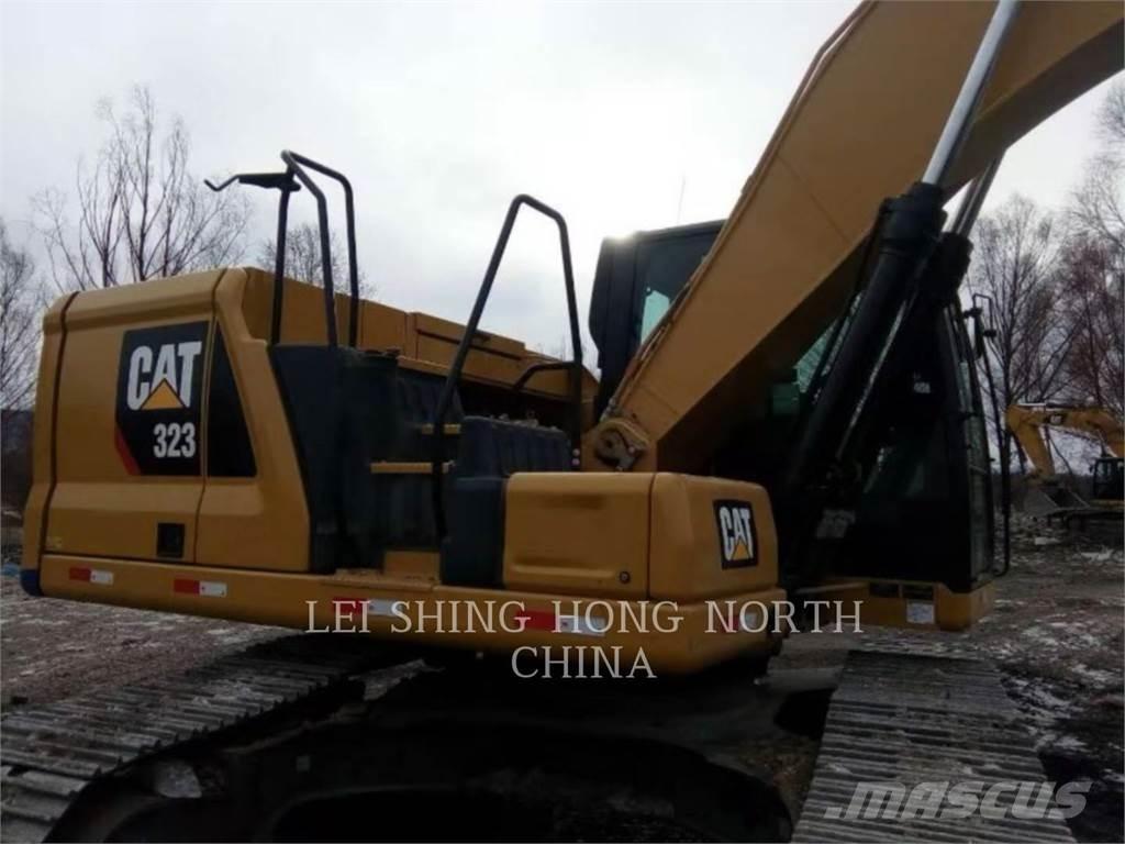 CAT 323-07 حفارات زحافة
