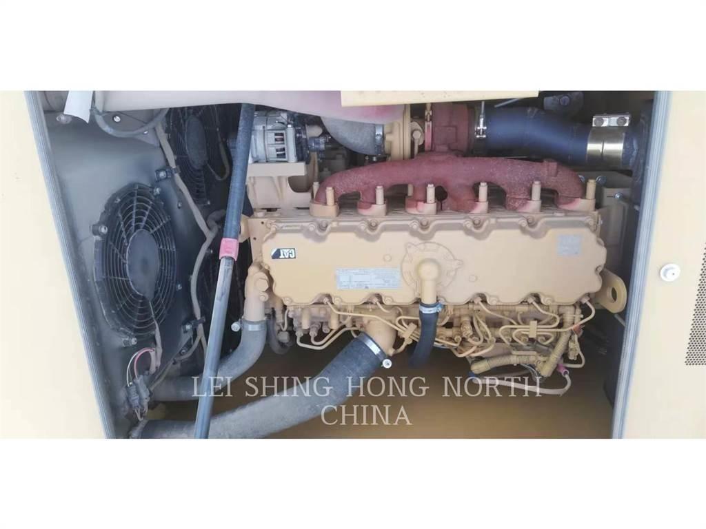 CAT 323-07 حفارات زحافة
