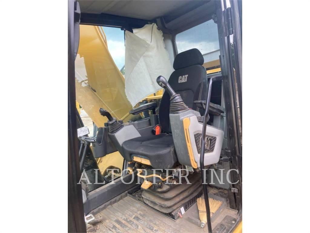 CAT 323-07 حفارات زحافة