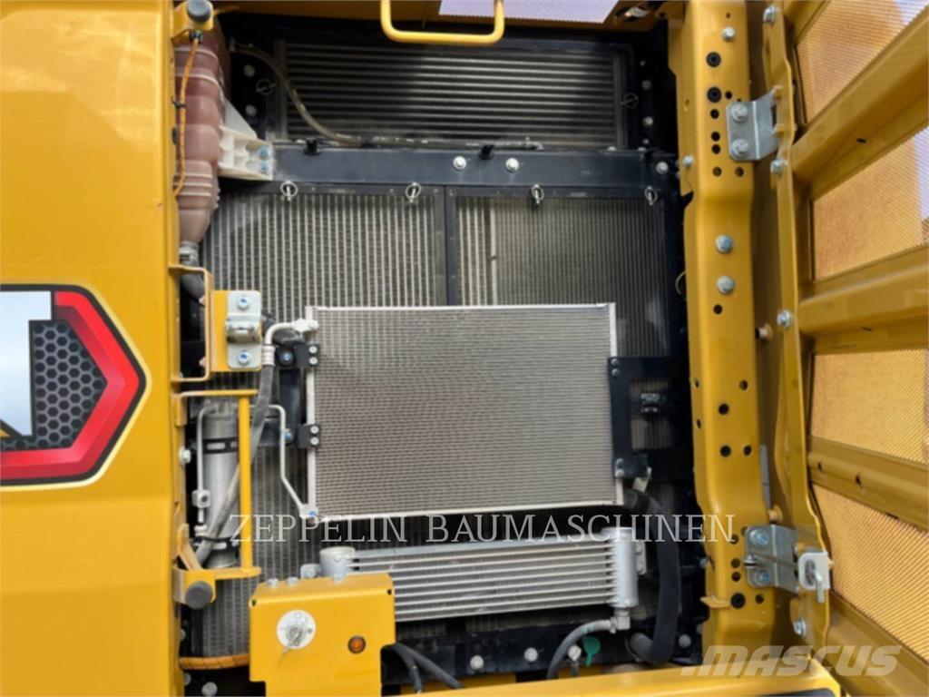 CAT 323-07C حفارات زحافة