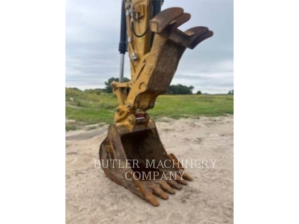 CAT 323-07D حفارات زحافة