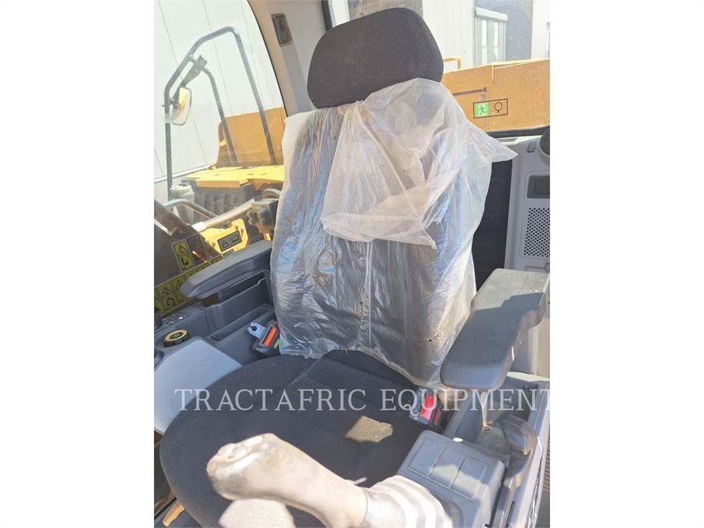 CAT 323-07GC حفارات زحافة