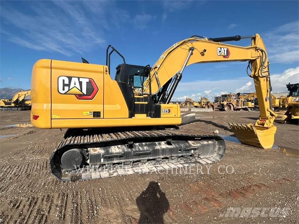 CAT 323 CF حفارات زحافة