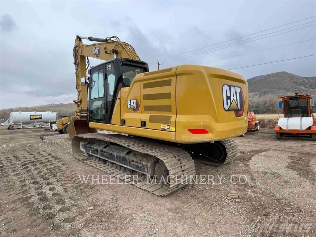 CAT 323 CF حفارات زحافة
