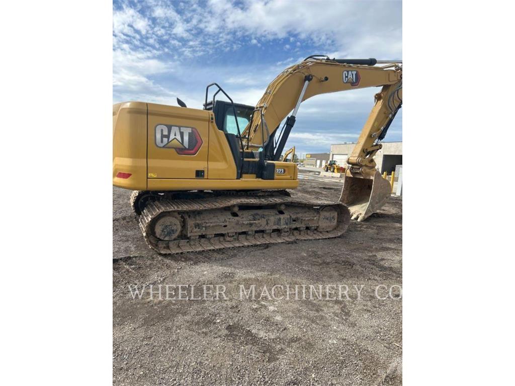 CAT 323 CF حفارات زحافة
