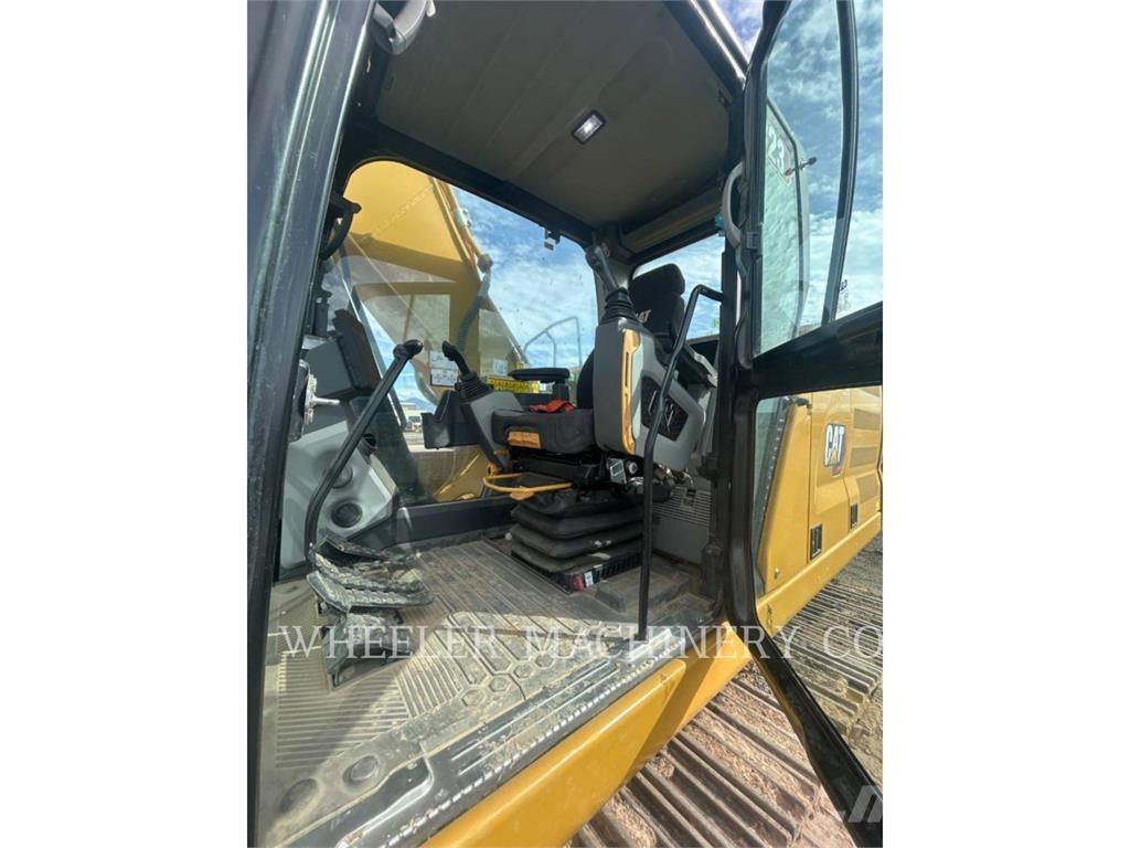 CAT 323 CF حفارات زحافة