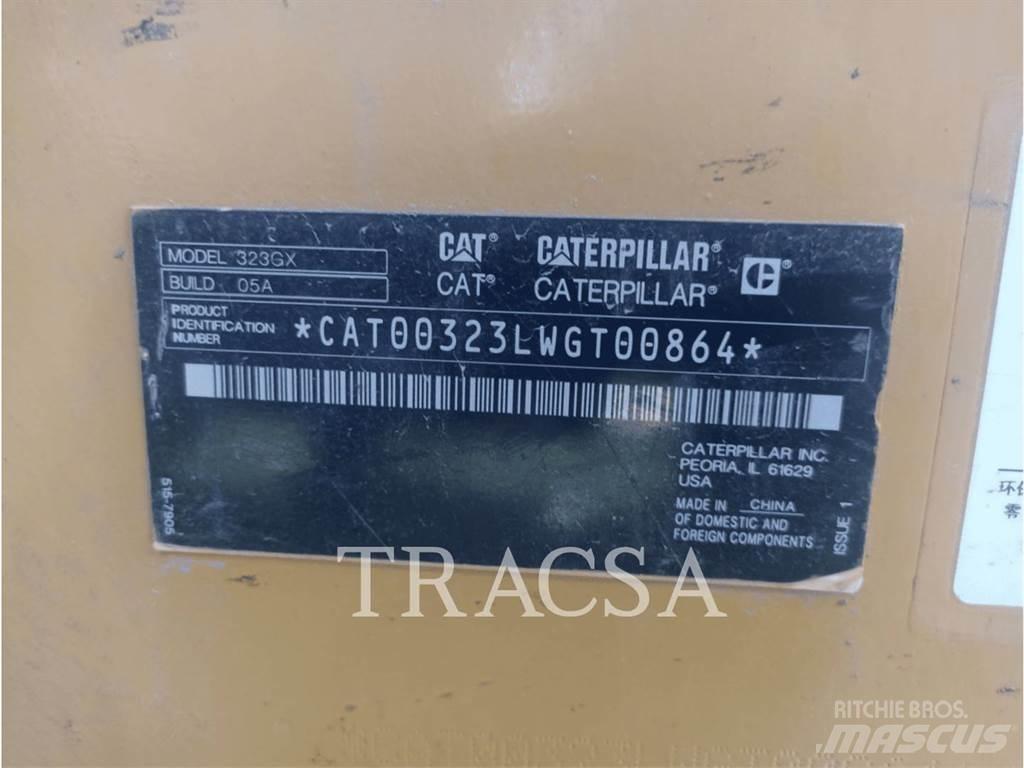 CAT 323 GX حفارات زحافة