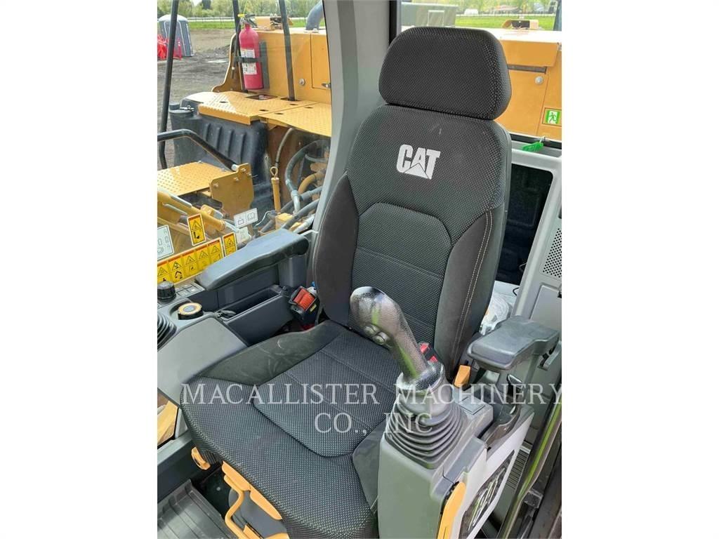 CAT 323 LR حفارات زحافة