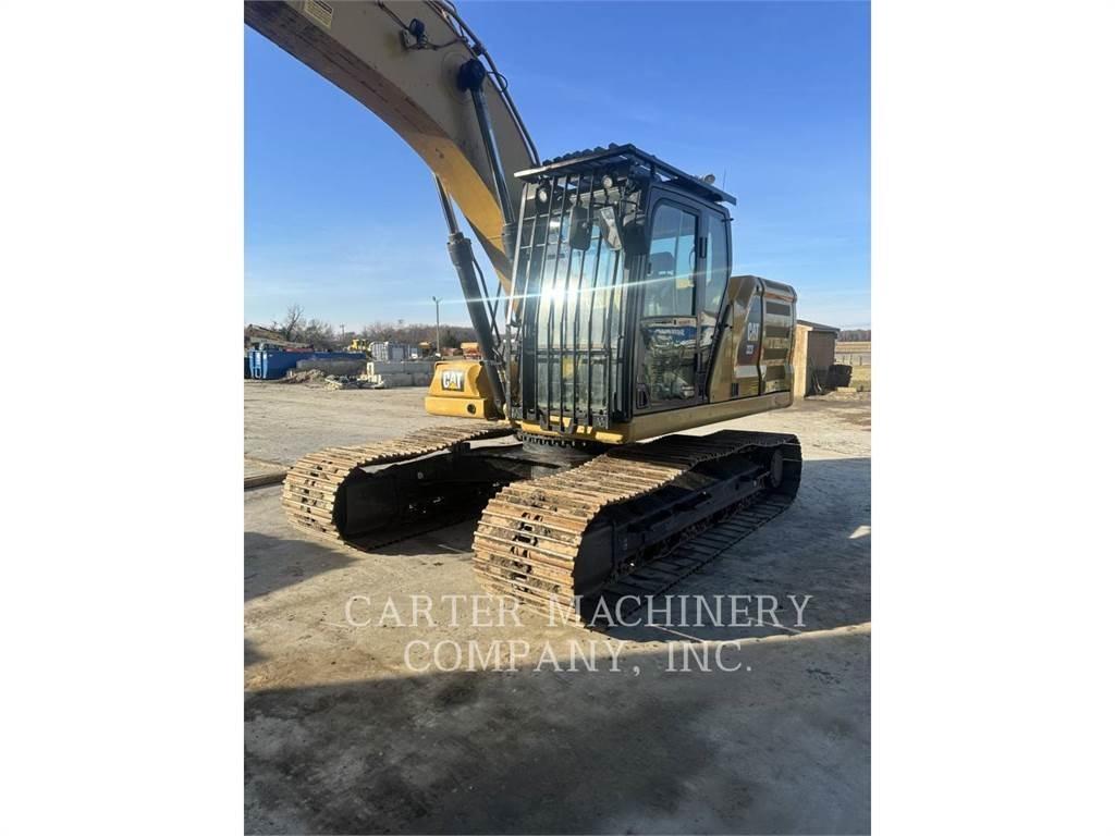 CAT 323 TC حفارات زحافة