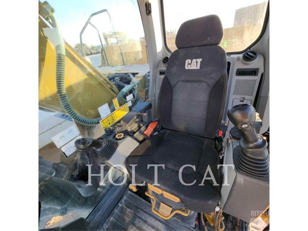 CAT 323 TC حفارات زحافة