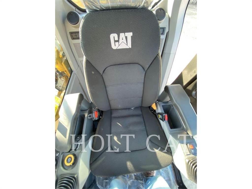 CAT 323 TC حفارات زحافة