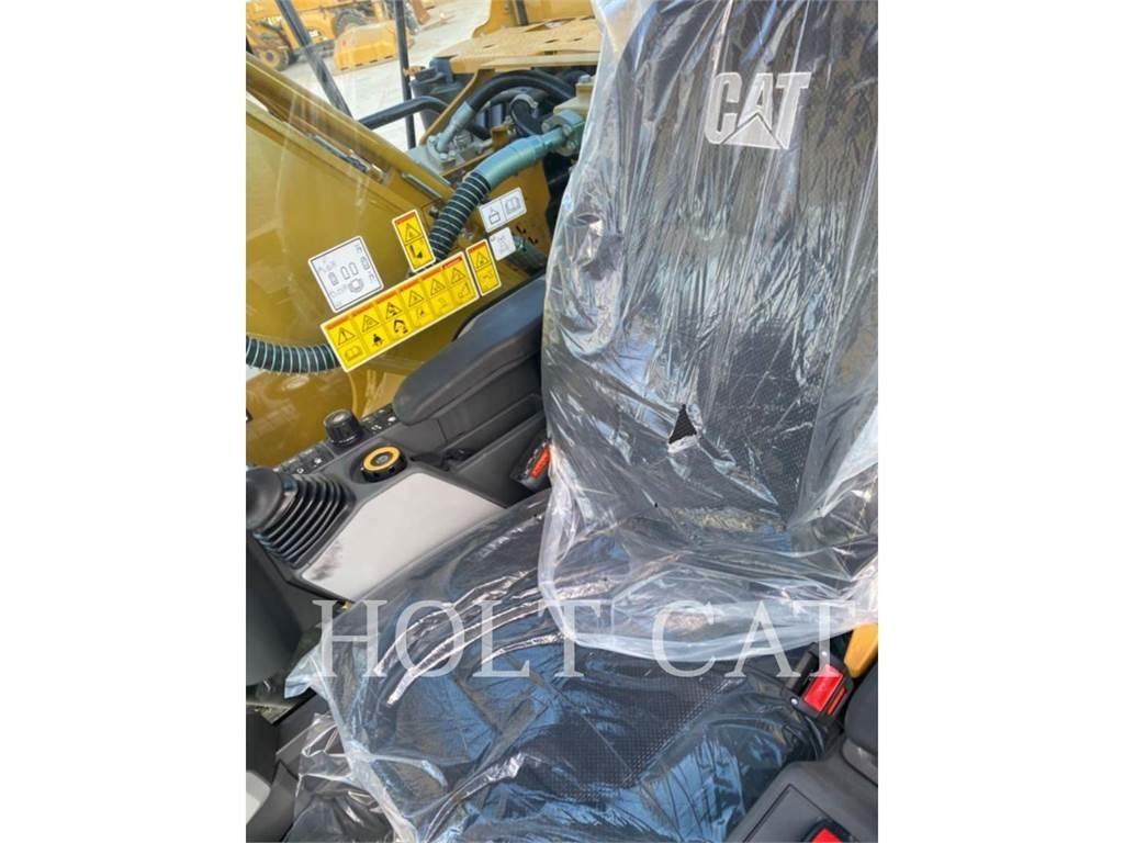 CAT 323 TC حفارات زحافة