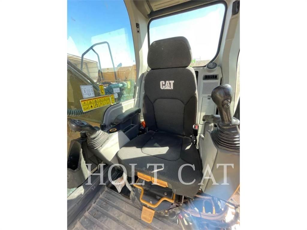 CAT 323 TC حفارات زحافة