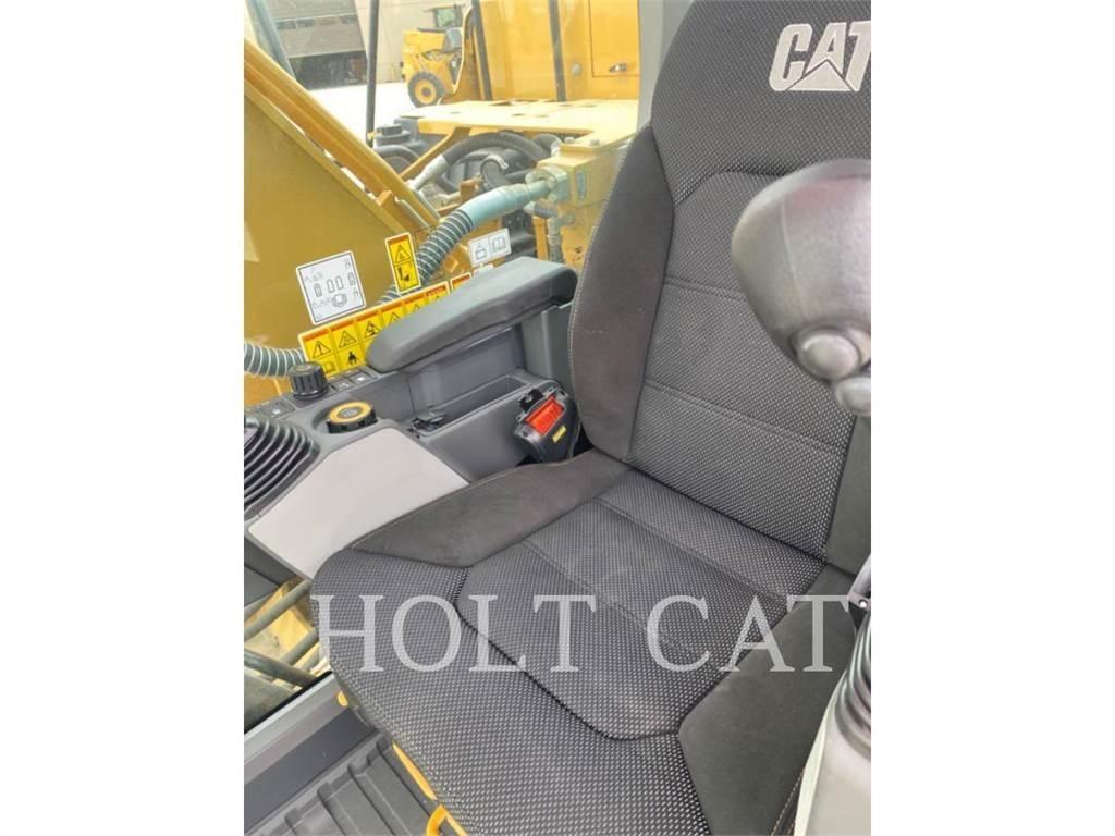 CAT 323 TC حفارات زحافة