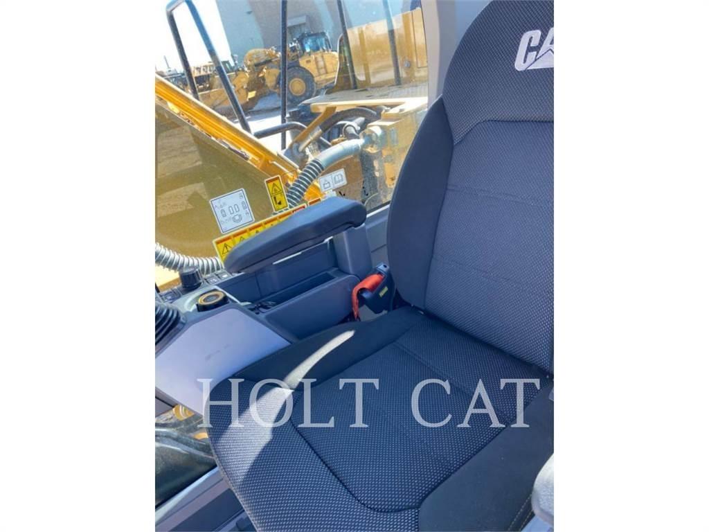 CAT 323 TC حفارات زحافة