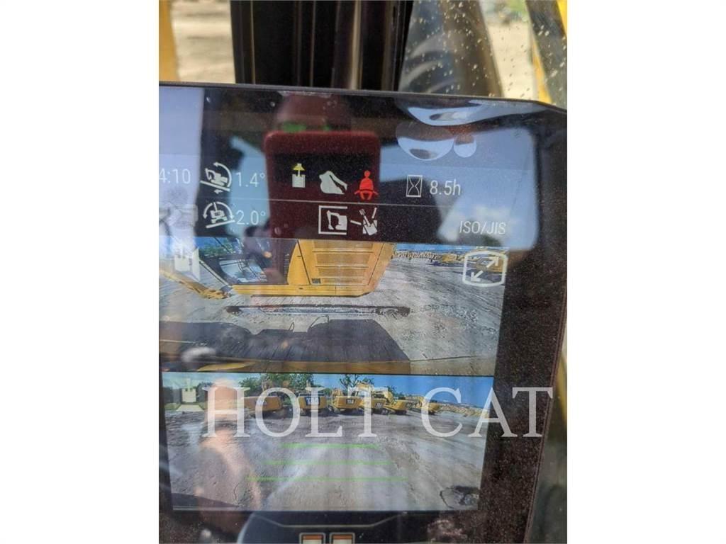 CAT 323 TC حفارات زحافة